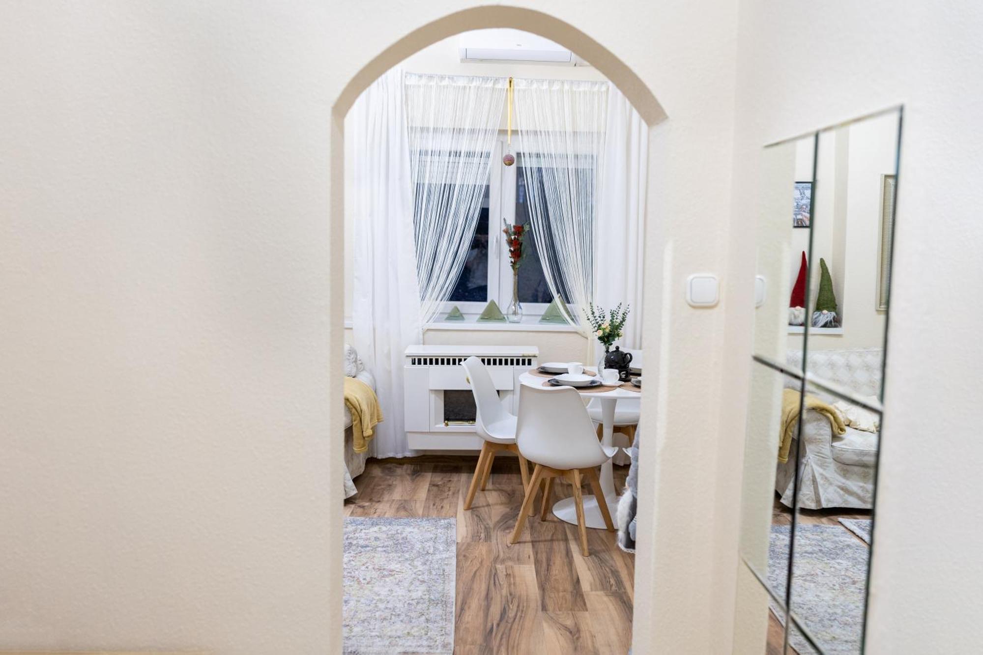Sunhill Apartment Next To The Buda Castle Boedapest Buitenkant foto